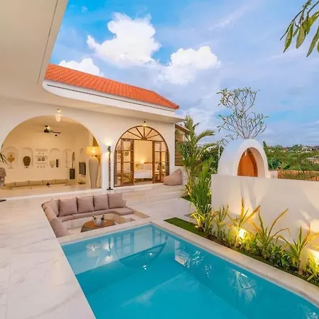 Villa Amarya - New Ricefields View 3Br Central - Canggu Beach
